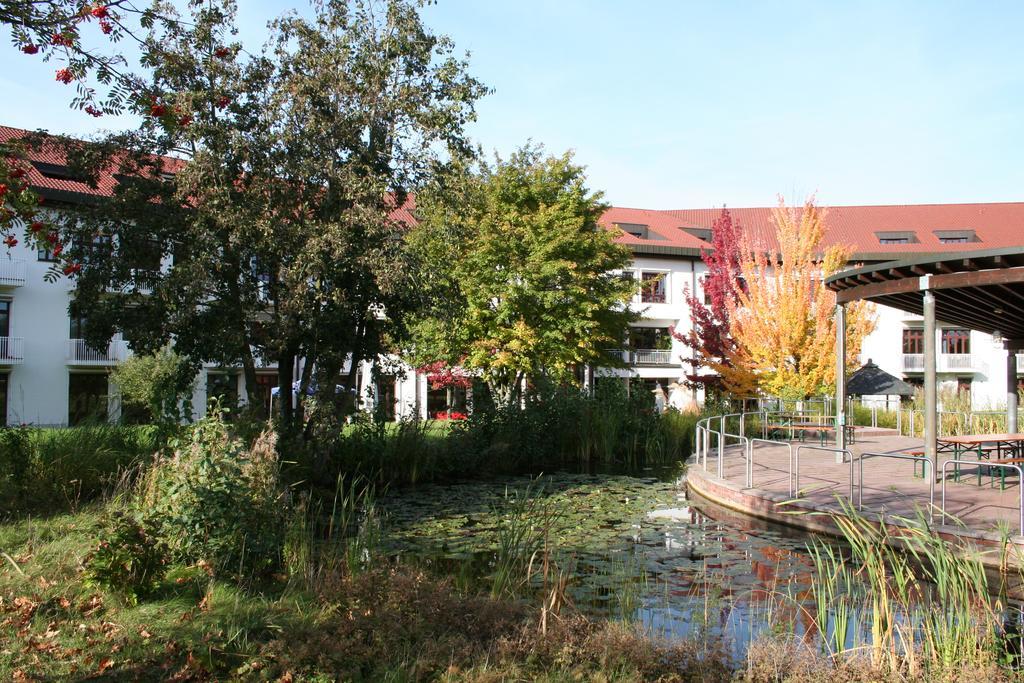 Tagungs- Und Bildungszentrum Steinbach/Taunus 스테인바크앰투너스 외부 사진