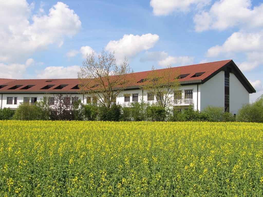 Tagungs- Und Bildungszentrum Steinbach/Taunus 스테인바크앰투너스 외부 사진